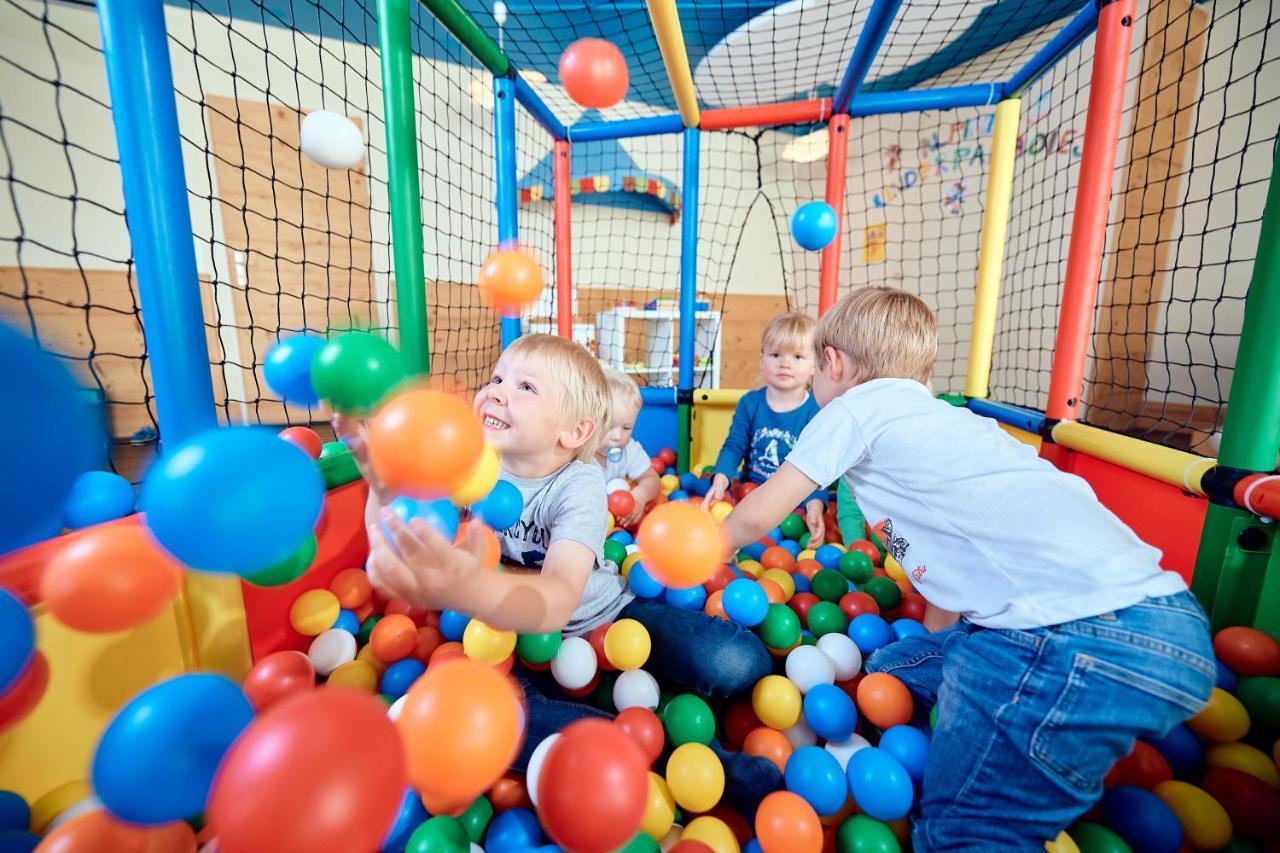 Ferien- Und Familienhotel Alpina Adelboden Eksteriør billede